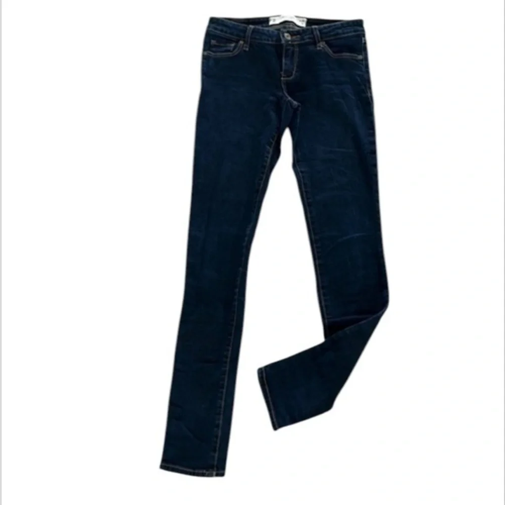 Abercrombie & Fitch size 25 skinny fit jeans in dark wash